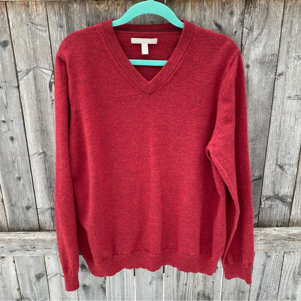 Nordstrom Men’s 100% Extra Fine Merino Wool Burgundy V-Neck Sweater Size…